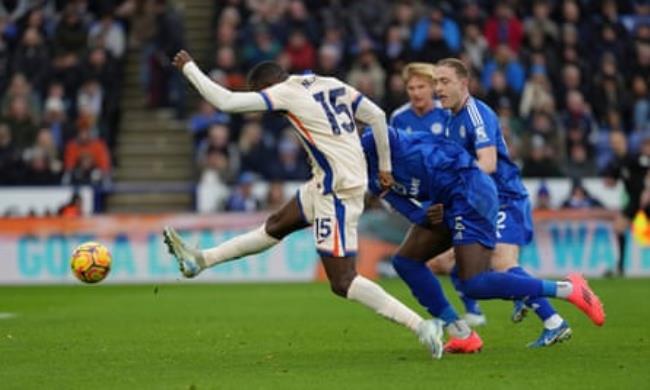 Nicolas Jackson strikes for Chelsea’s first goal.